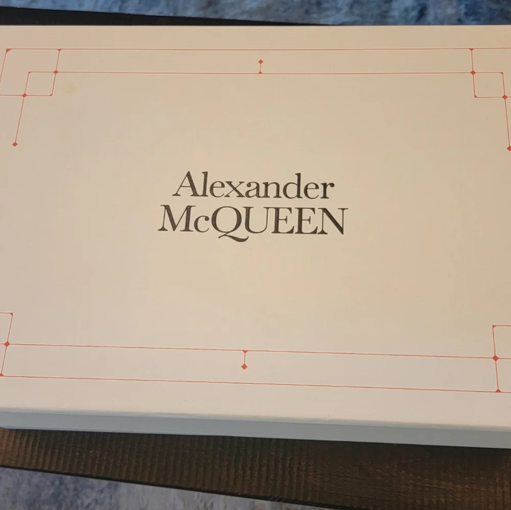 Alexander McQueen Black White Graffiti Logo Print Platform Sole Sneakers EU 43 - Picture 6 of 7